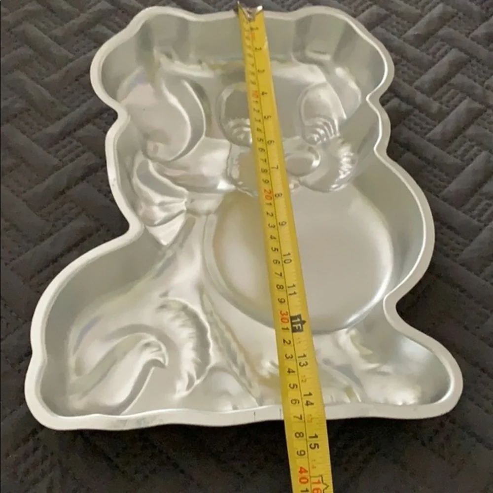 VINTAGE WILTON PLAYFUL PUPPY SHAPED CAKE PAN